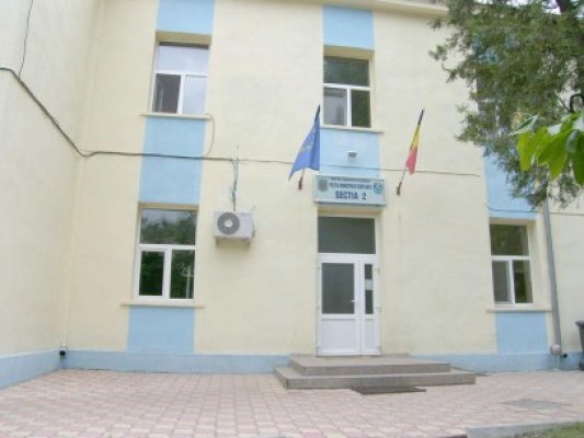 Prinşi la furat din magazin, cercetaţi în libertate
